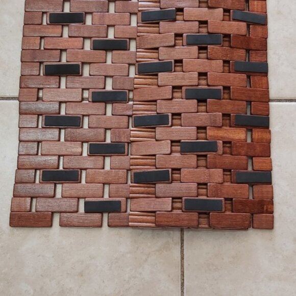 BAMBOO BATH MAT - NON SLIP AND HYGIENIC - Picture 3 of 6